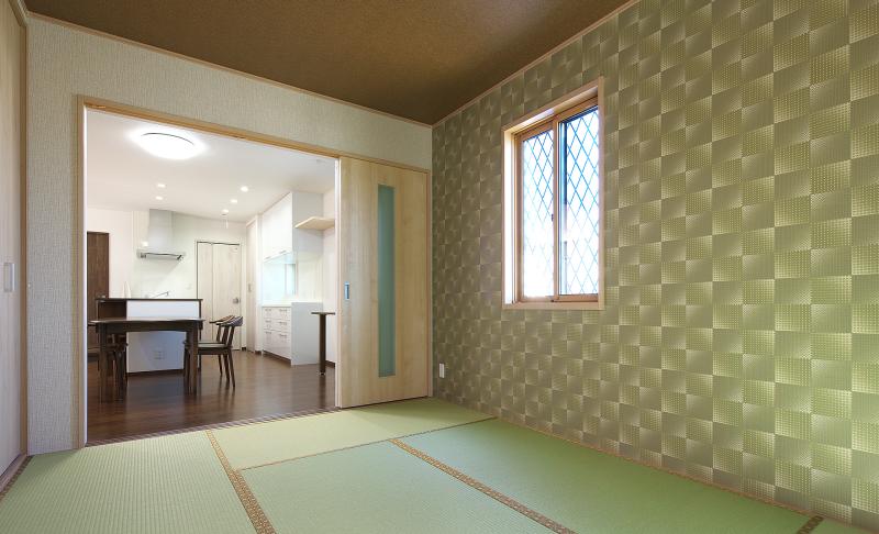 LDKと直接つながる和室。
 
ダイニングスペースと隣接しているから、大人数でのパーティーでも大活躍。