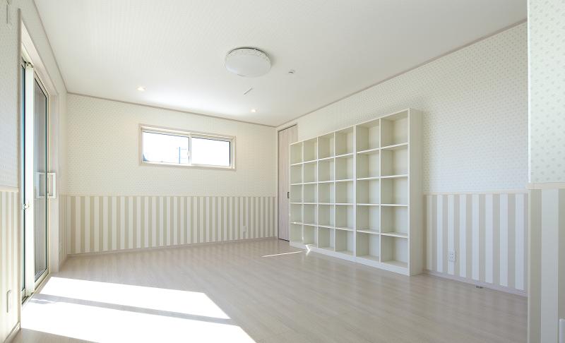 フレンチシックな色合いで、落ち着きがありつつも可愛らしくまとめた、お子様達お部屋。