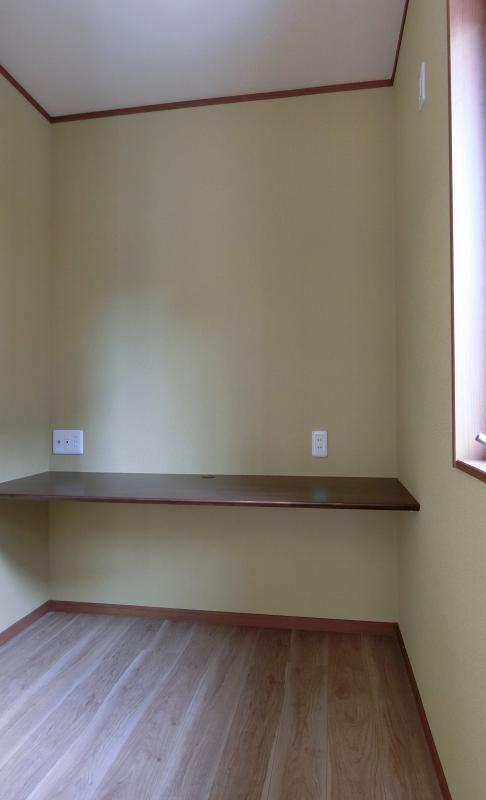 寝室の奥には、籠って仕事や趣味に没頭できる書斎を配置。