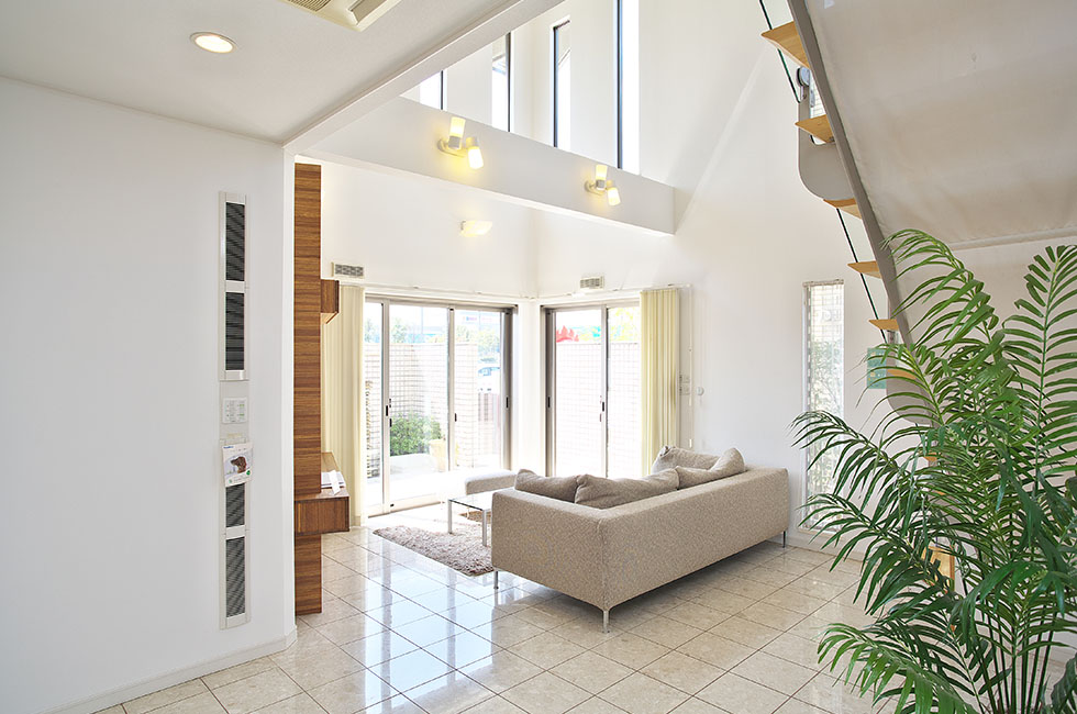 縦・横に広がる大空間が魅力の吹抜けのある家