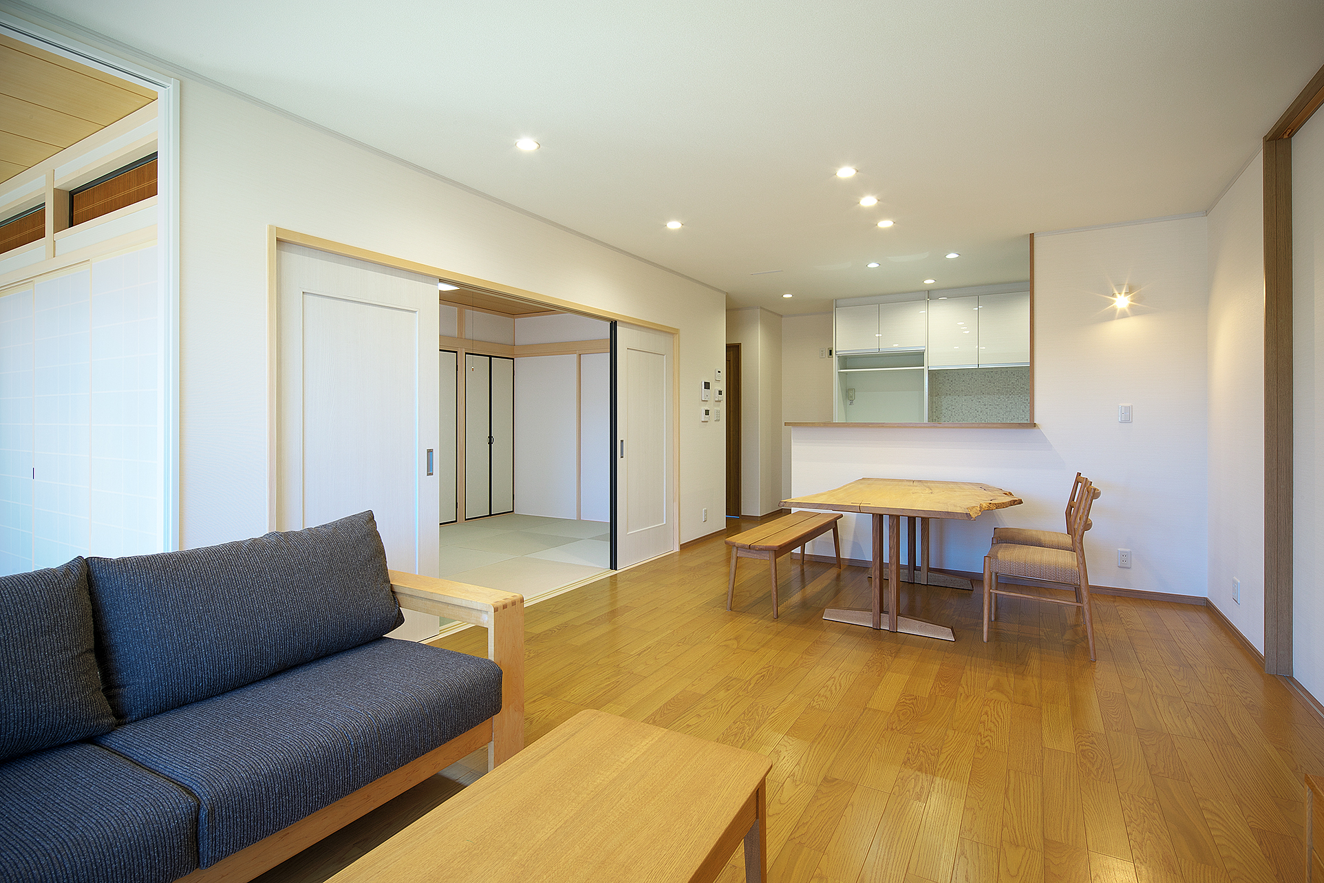 将来、完全分離の二世帯のための住宅