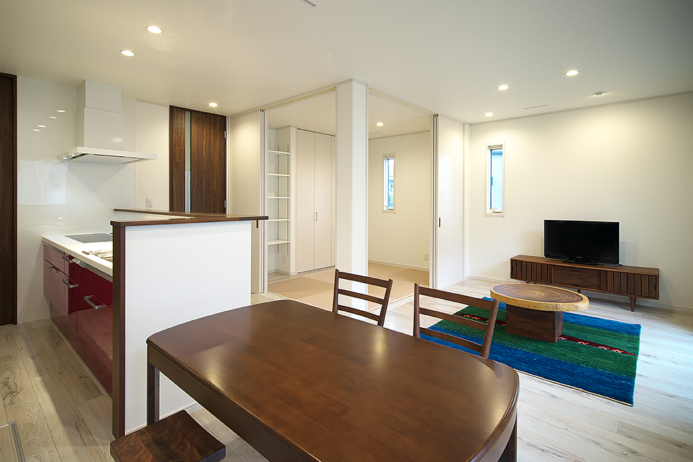 書斎・タタミコーナー付き、ぐるりと廻れる家事動線